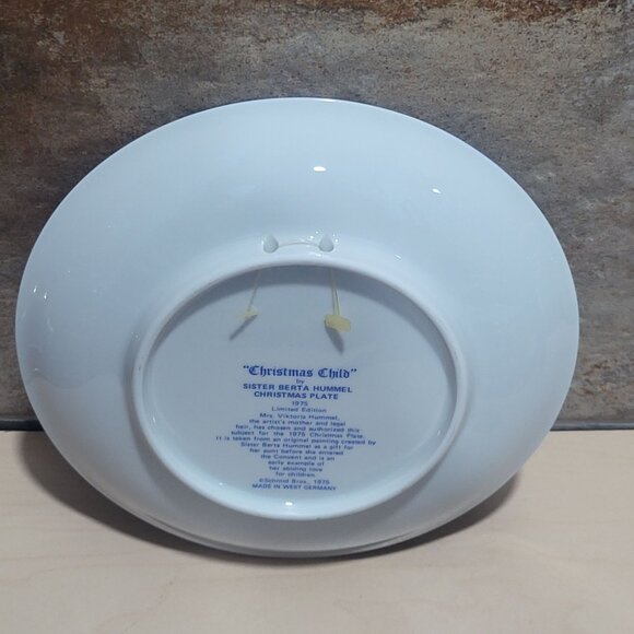 Schmid Hummel Christmas Plate 1975 Christmas Child Decorative Wall Hanging Plate - Picture 4 of 11